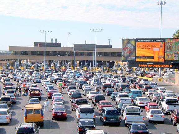 San-Ysidro-border-crossing